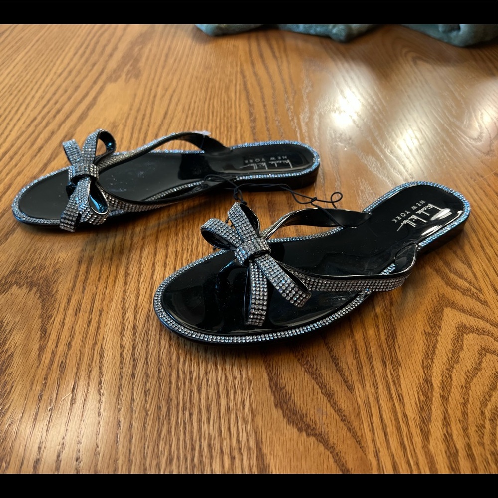 NWT Nicole Miller NY Black Sandals